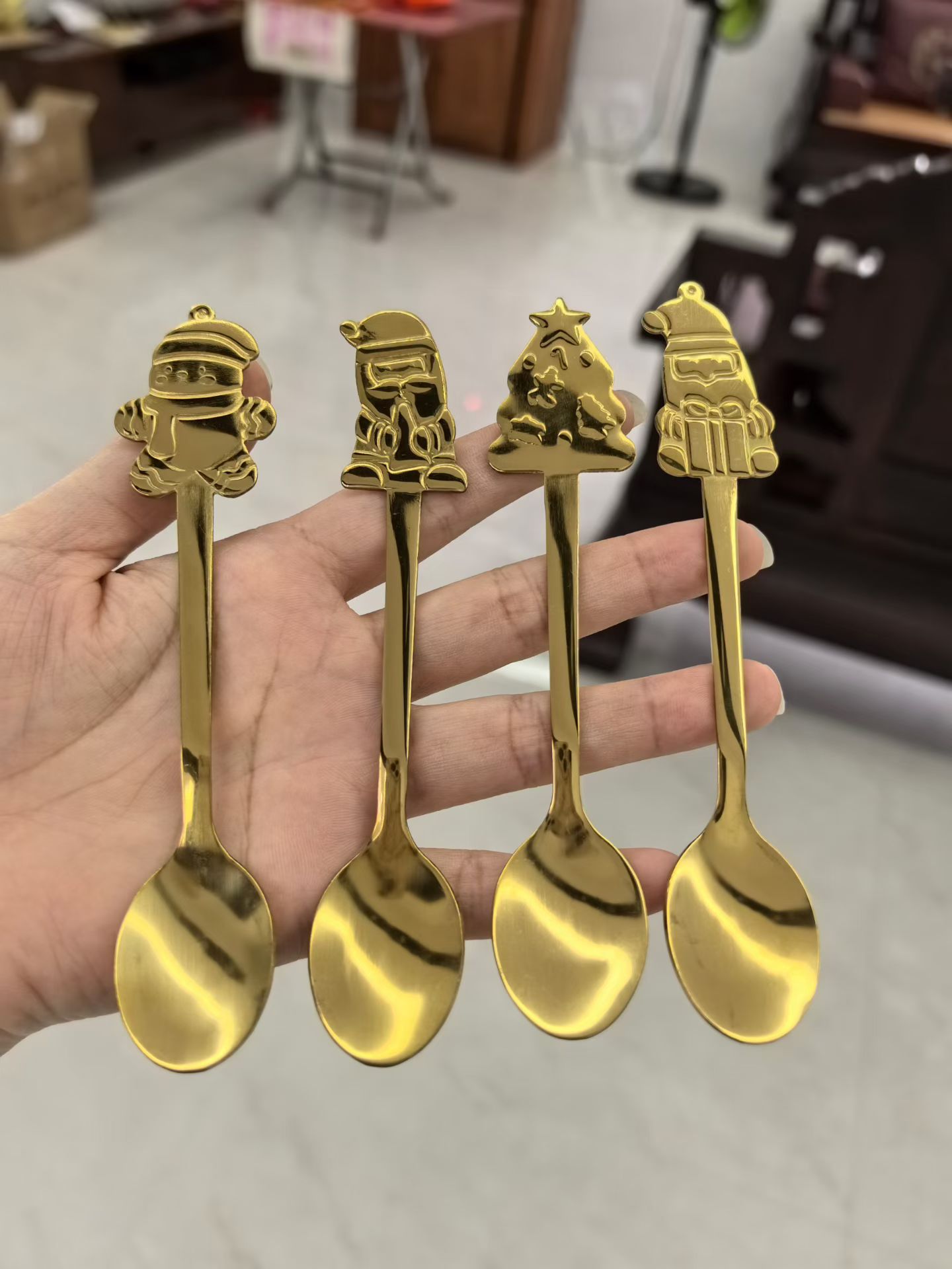 Stir Up Holiday Magic: The Perfect Christmas Spoon & Cutlery Gift Sets